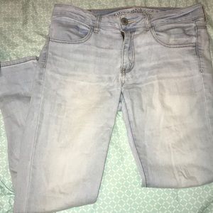 Light wash American Eagles super stretch jeans